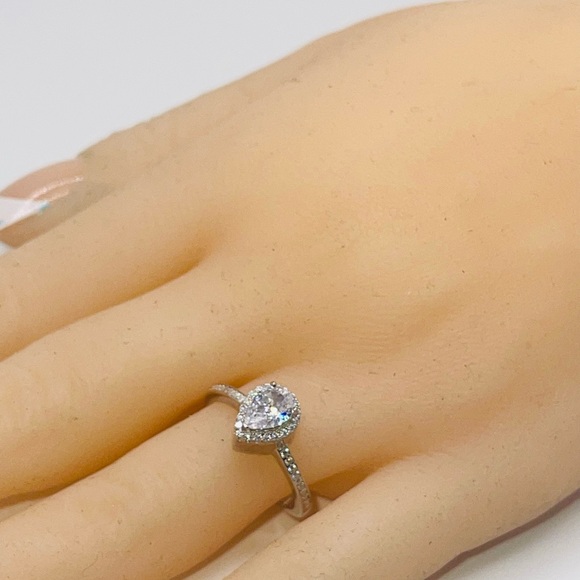 VVS GRA Certifed Gold Vermeil Urn Ring, keepsake Jewelry, Pass diamond tester - Picture 3 of 3